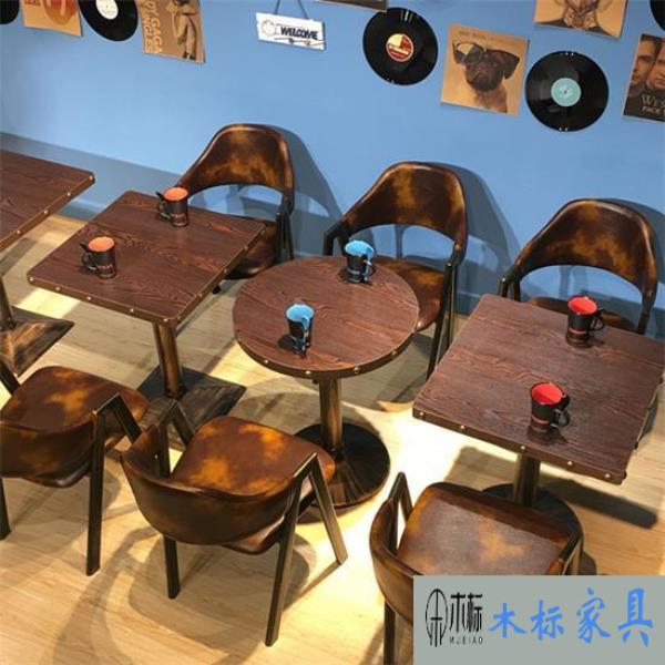 咖啡館設(shè)計(jì)如何布局適合的桌椅搭配？ 
